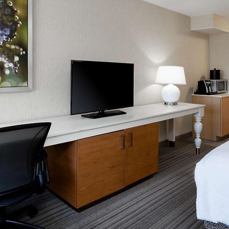 Hilton Garden Inn Roseville Zewnętrze zdjęcie