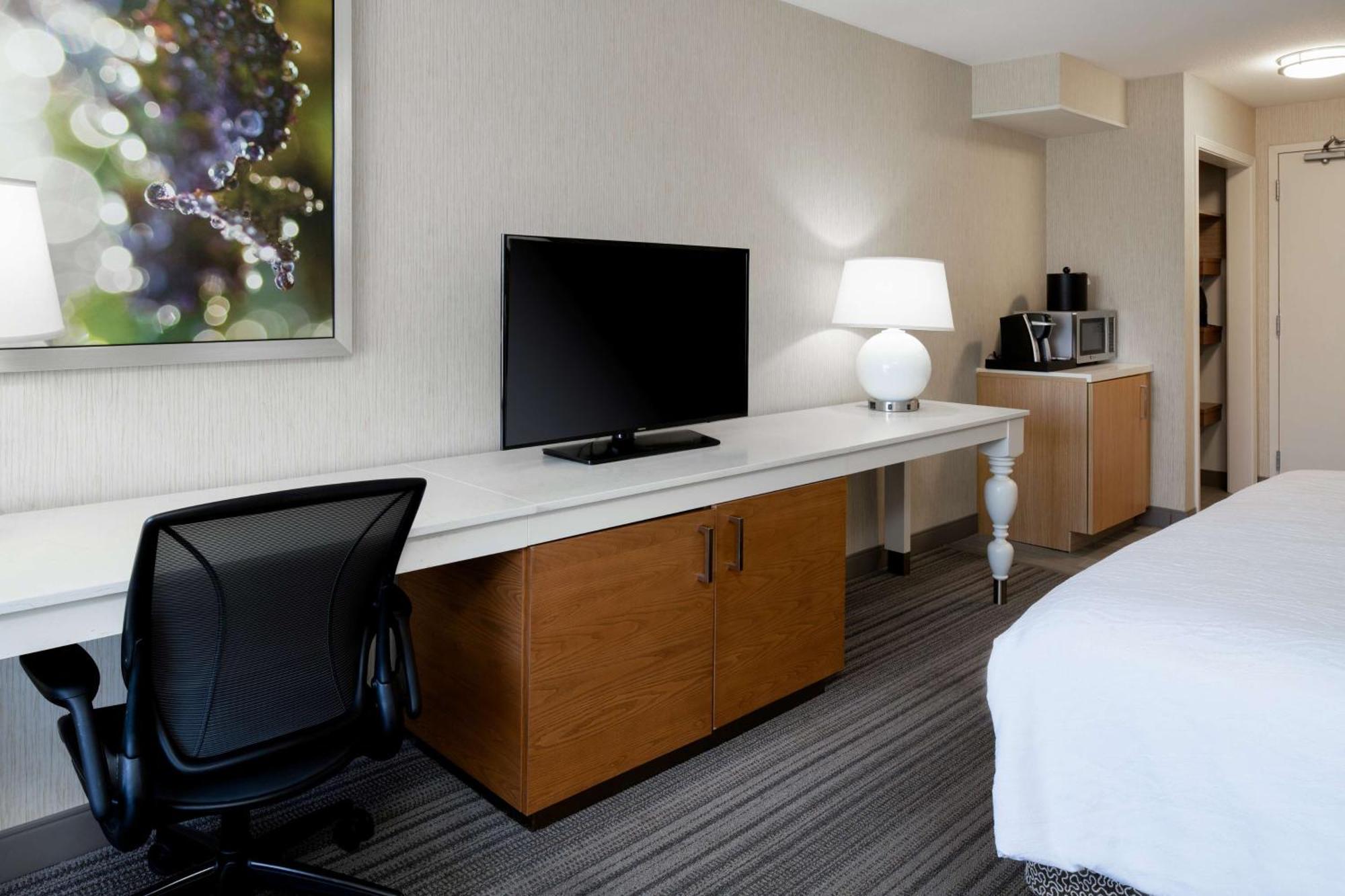 Hilton Garden Inn Roseville Zewnętrze zdjęcie