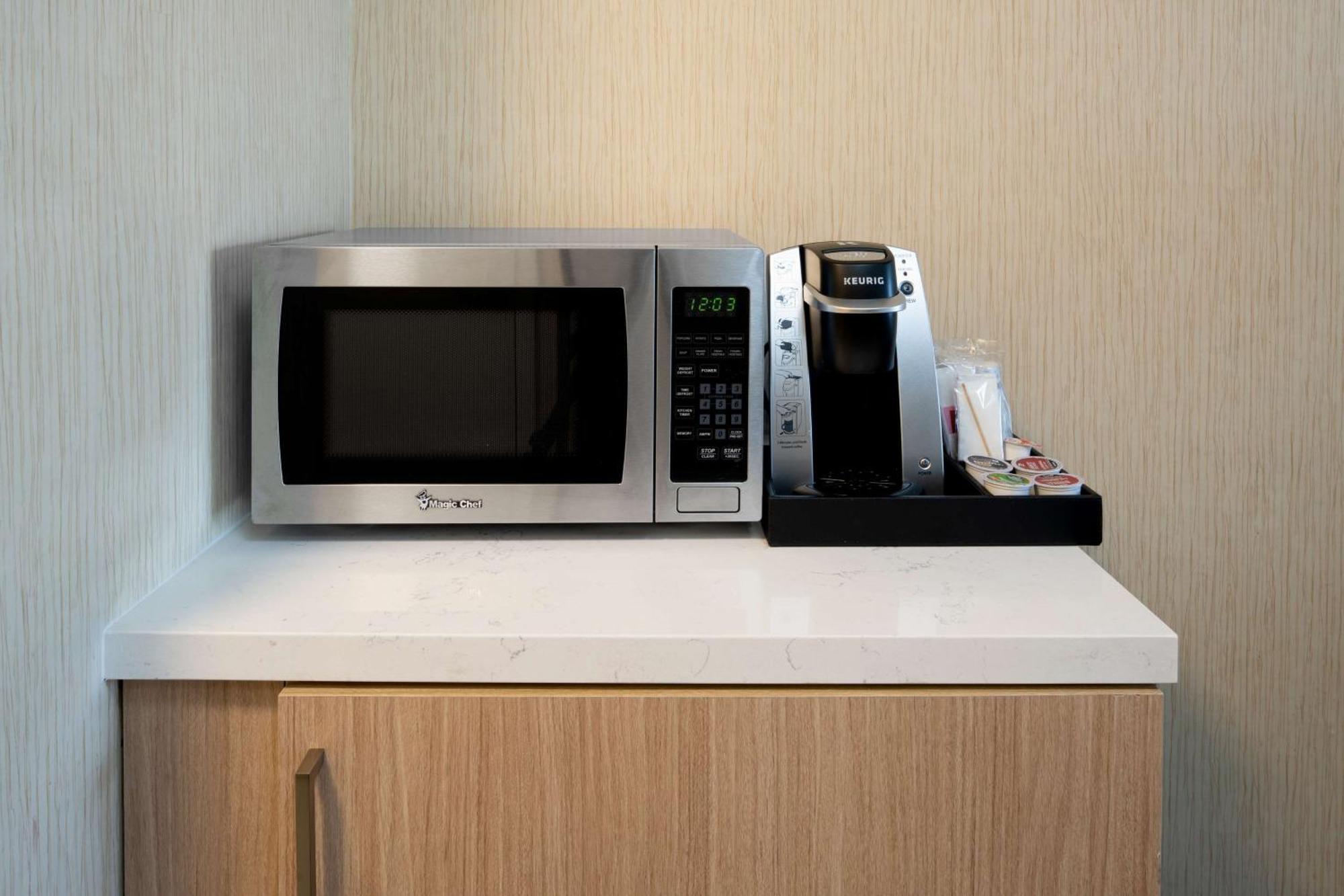 Hilton Garden Inn Roseville Zewnętrze zdjęcie