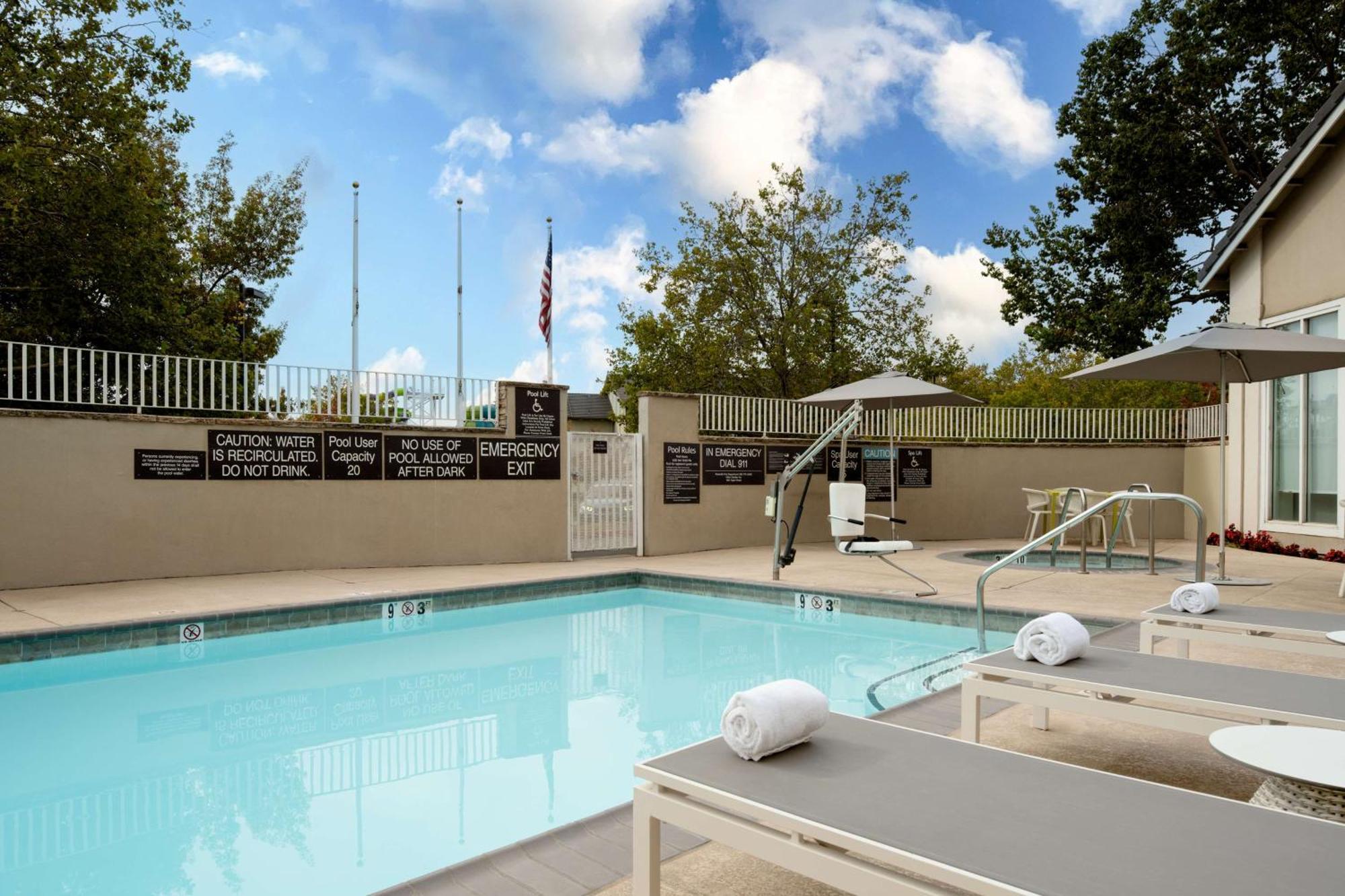 Hilton Garden Inn Roseville Zewnętrze zdjęcie