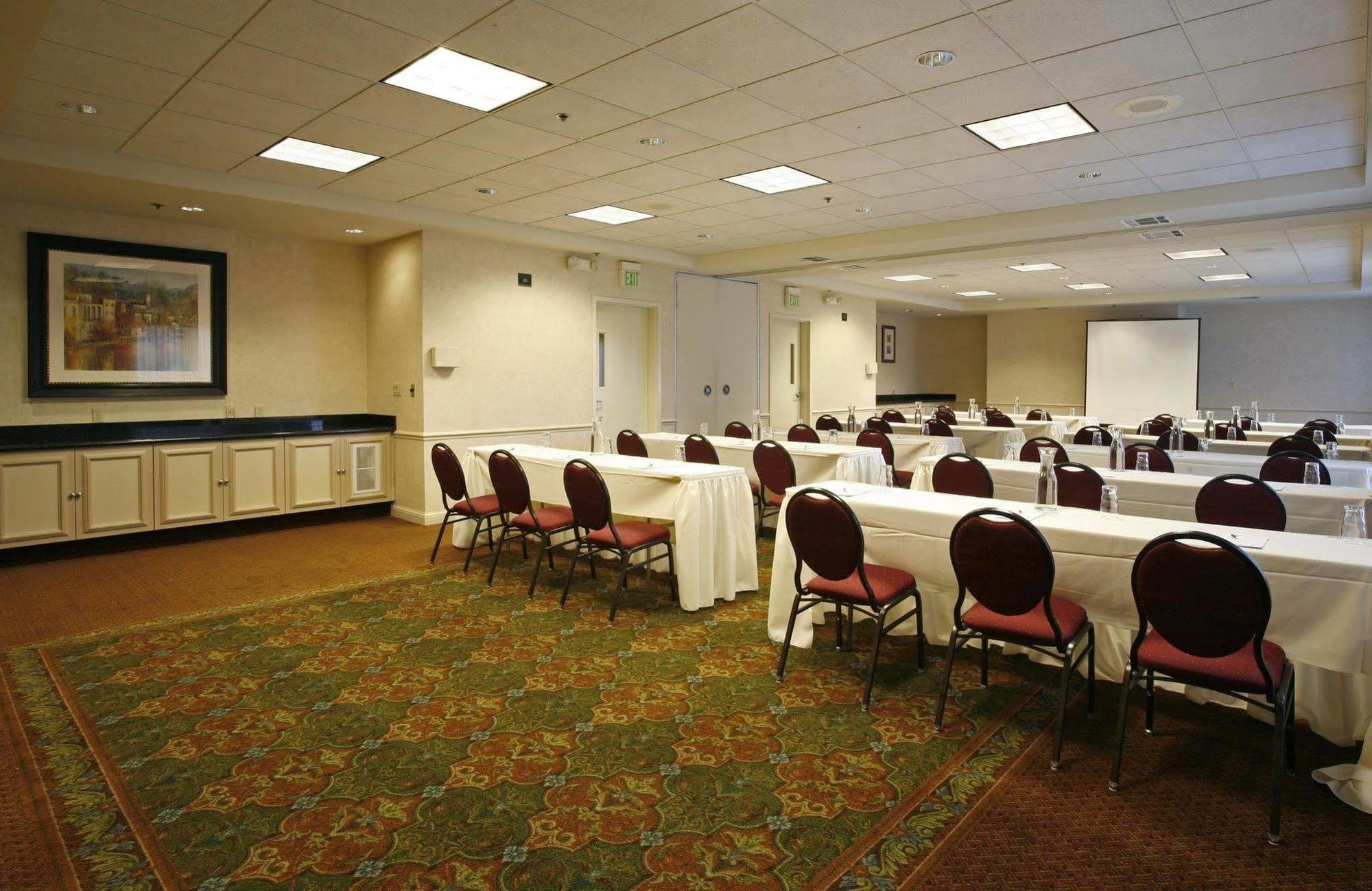 Hilton Garden Inn Roseville Zewnętrze zdjęcie